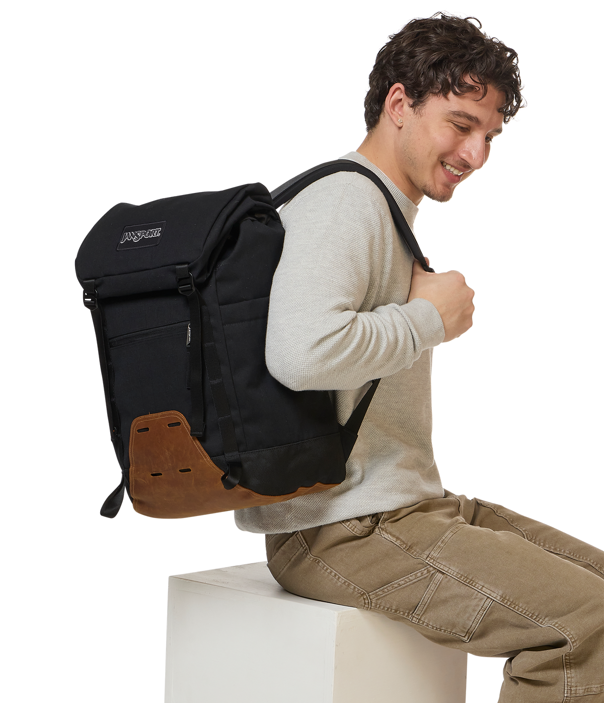 cruiser-rucksack-c9 JS0A86EP008-MODEL.png