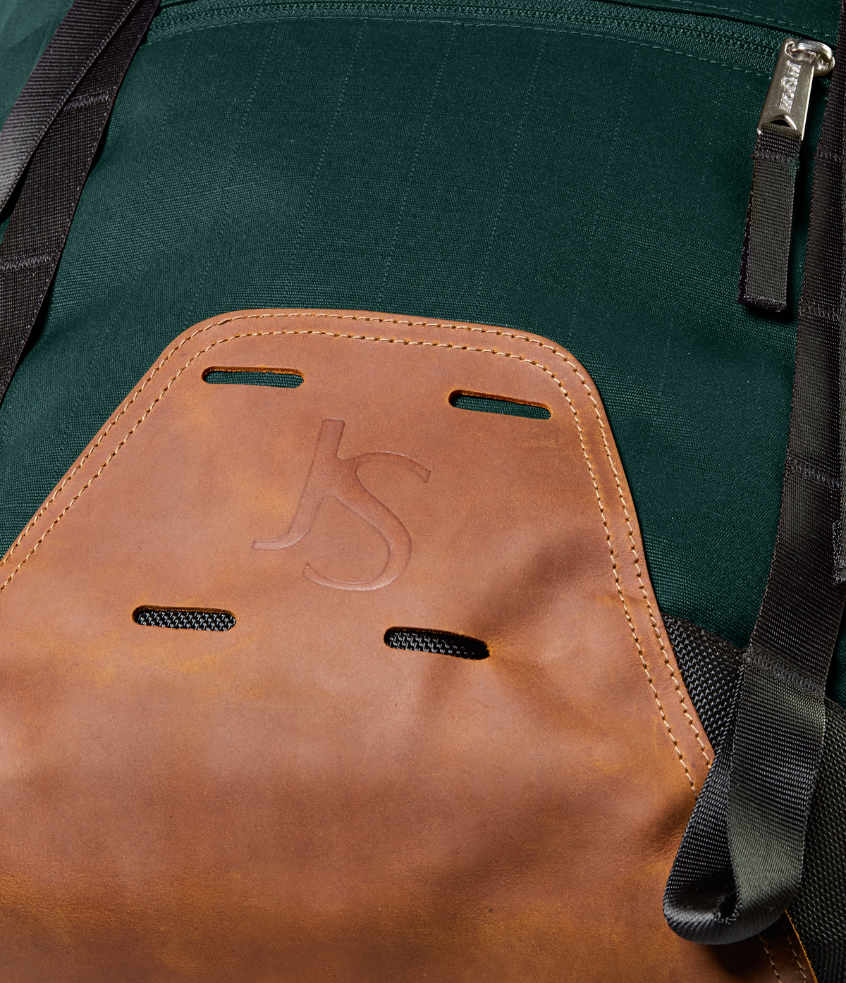 cruiser-rucksack-c9 JS0A86EP7F7-DET4.png