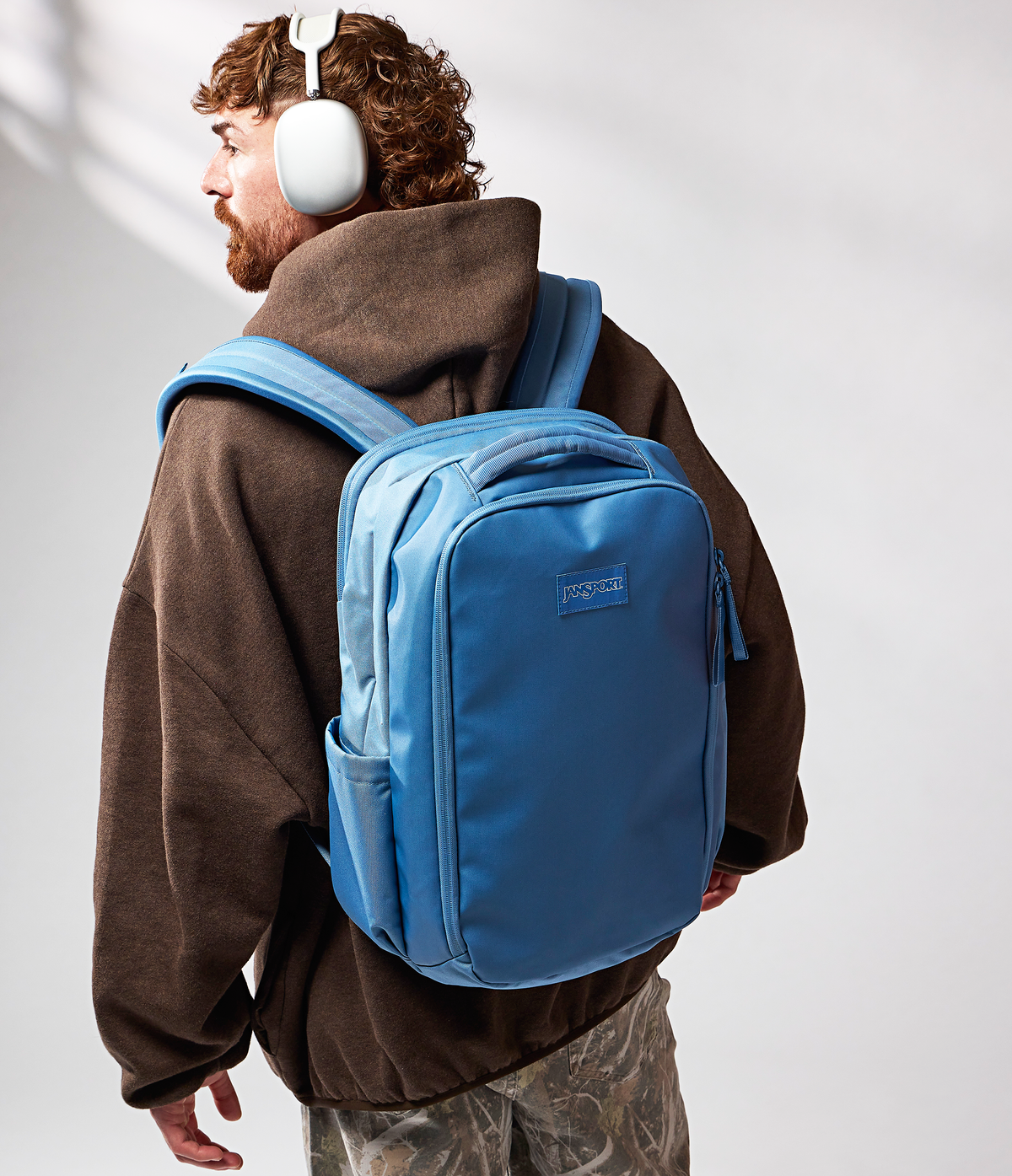 good-latitude-travel-pack-30l-w8 JS0A86ETEW5-MODEL.png