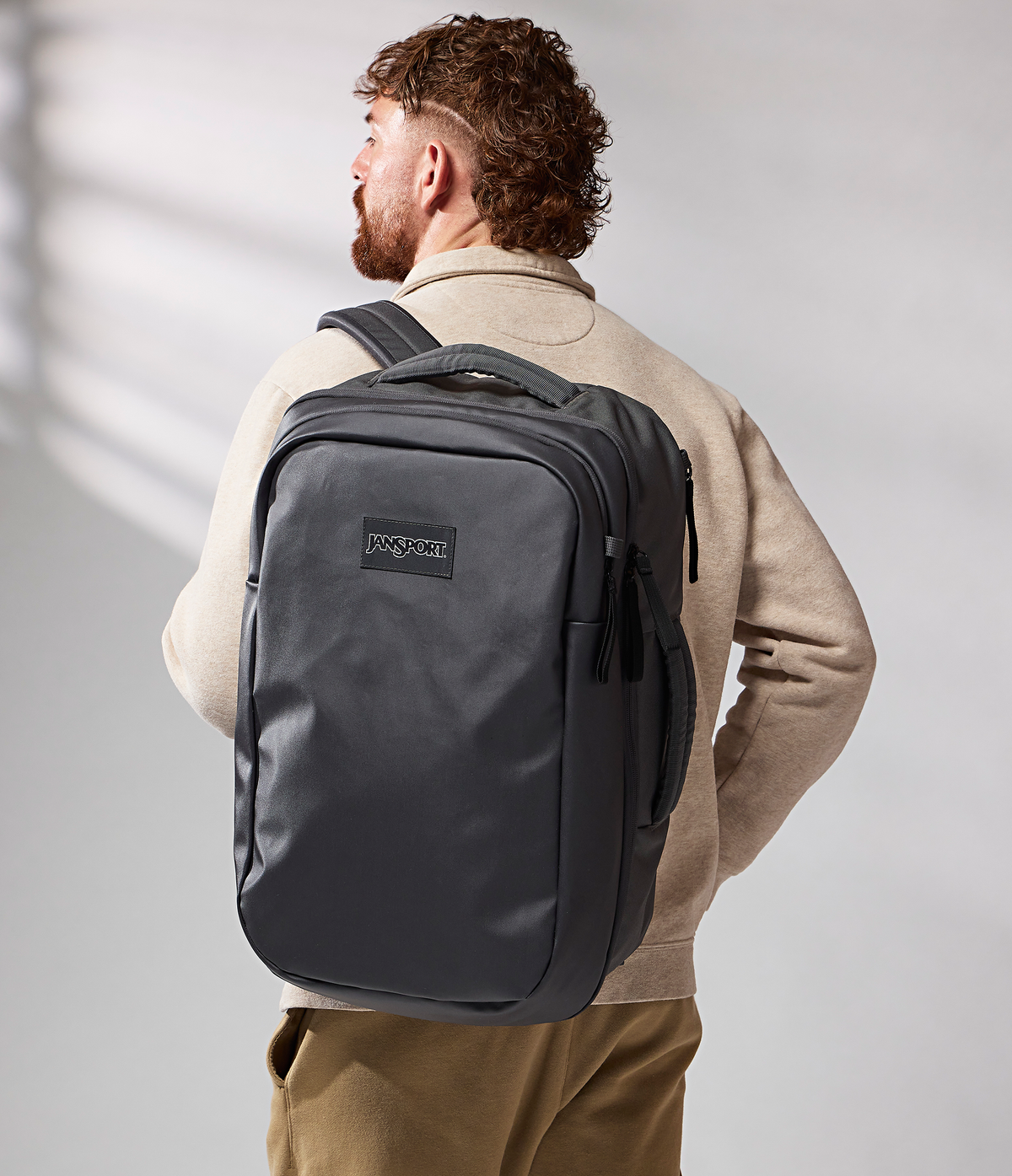 good-latitude-travel-pack-40l-z3 JS0A86EUDMX-MODEL.png